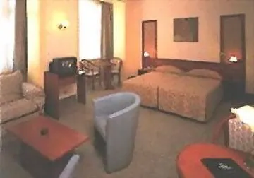 Le Dome Hotel