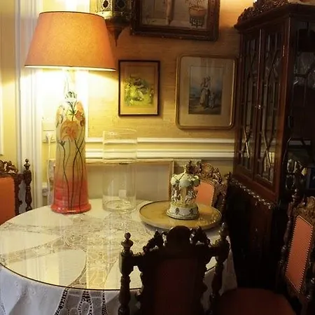 Hotel Les Bluets 2*