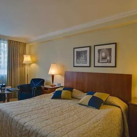 Crowne Plaza Europa Hotel 4*
