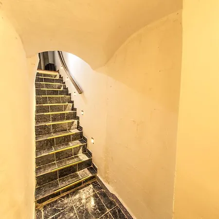 Aparthotel Rentbynight 3*