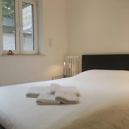 Trone Apartment *