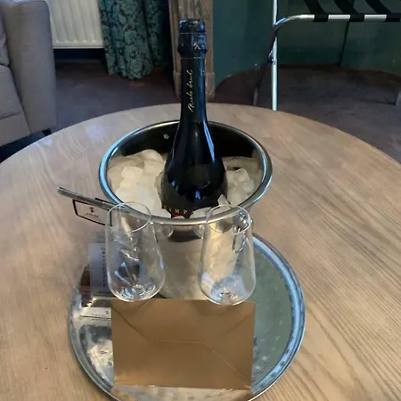 Bed & Breakfast Fish Market 3*