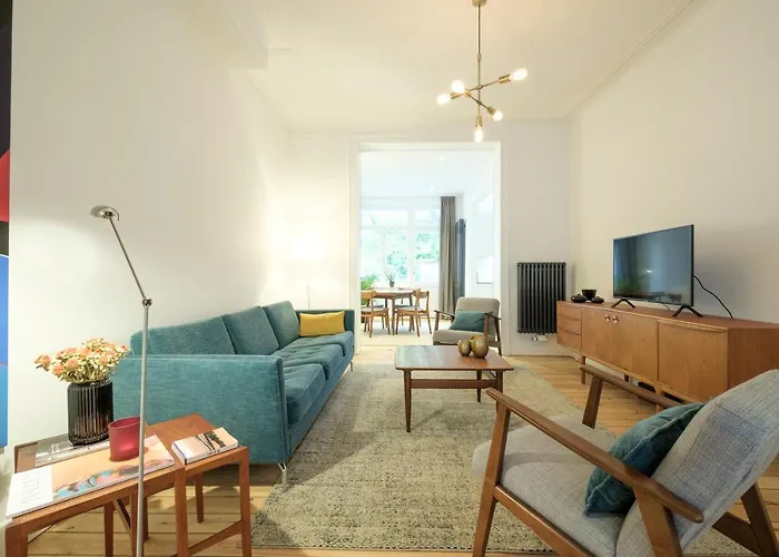 Superb 1 bedroom apartment with garden at châtelain