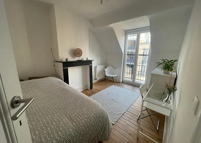 Charming Room In Eu District