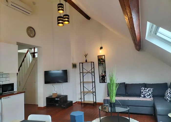 New Cozy Apartments In Porte De Hal