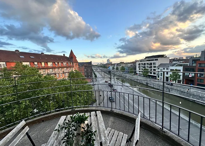 Sleep & Explore Brussels