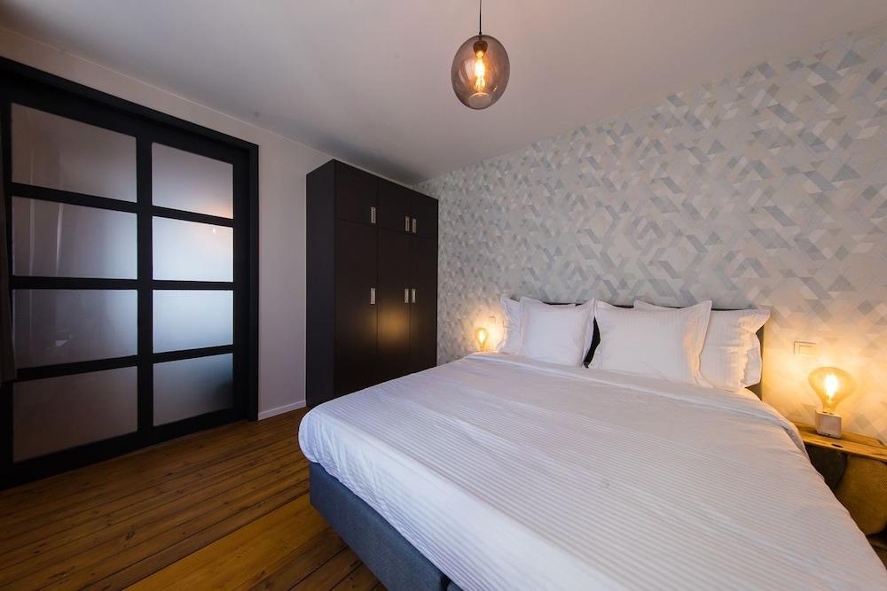 Aparthotel Urban Eu 2*