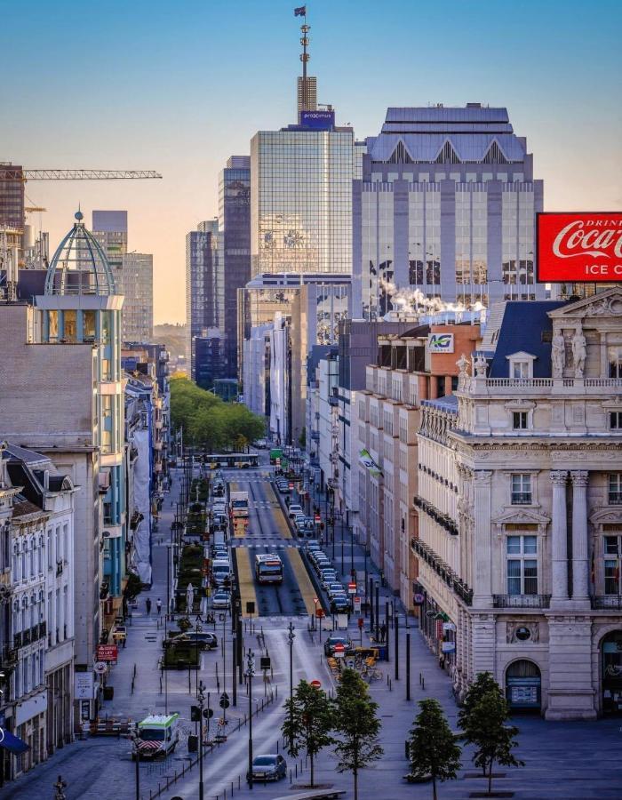 Cosy In The Center Of *