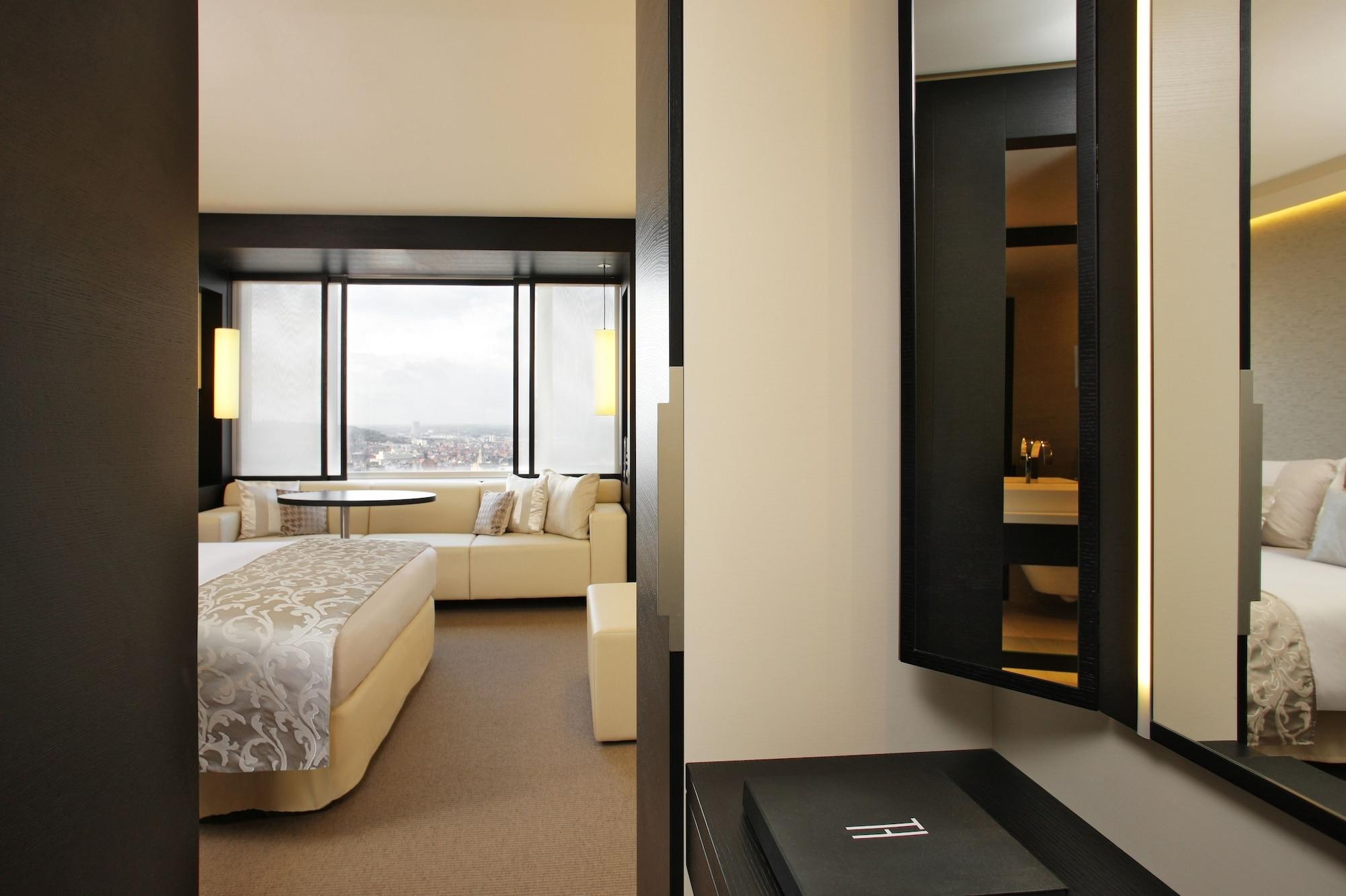 Khách sạn The 4*