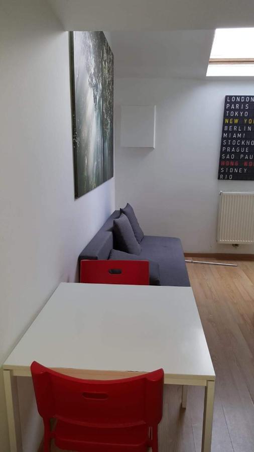 Duplex Sleeps 4 * Brussels