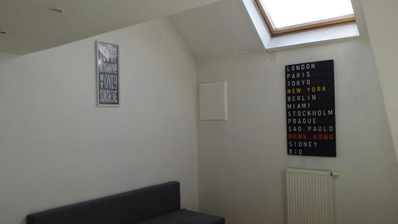 Apartment Duplex Sleeps 4 *