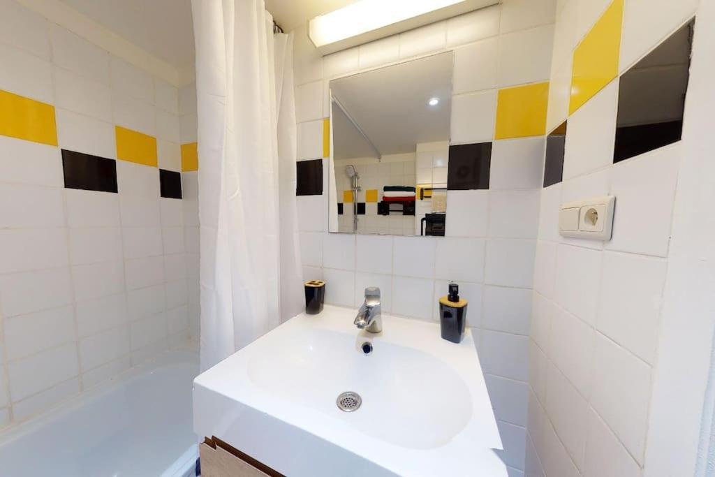 2 Bedroom With A Rooftop Terrace On 3rd Floor