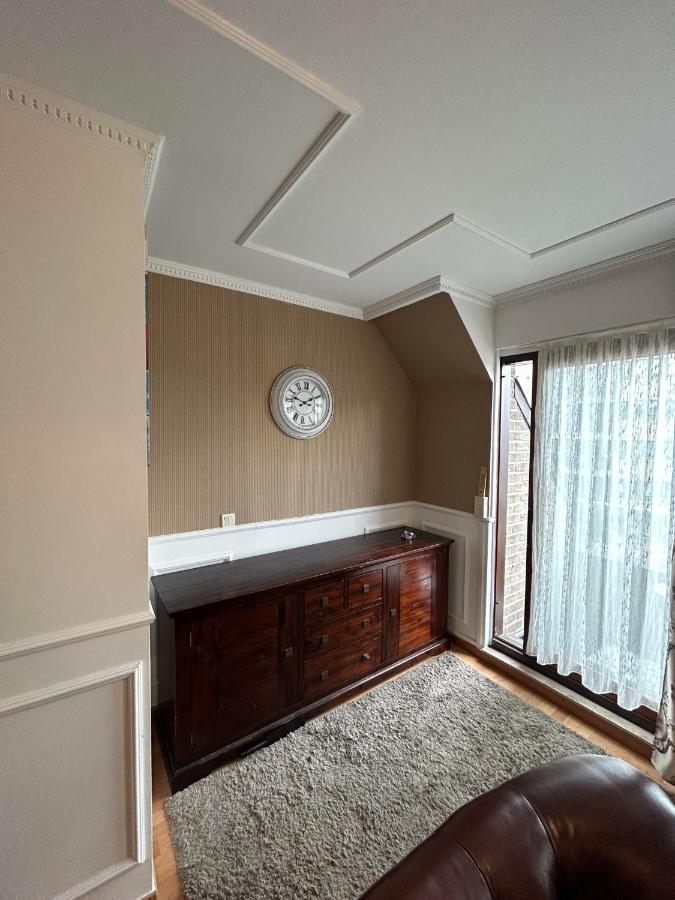 Un Duplex Chic Pour Une Experience Unique A Cote De La Basilique Brussels