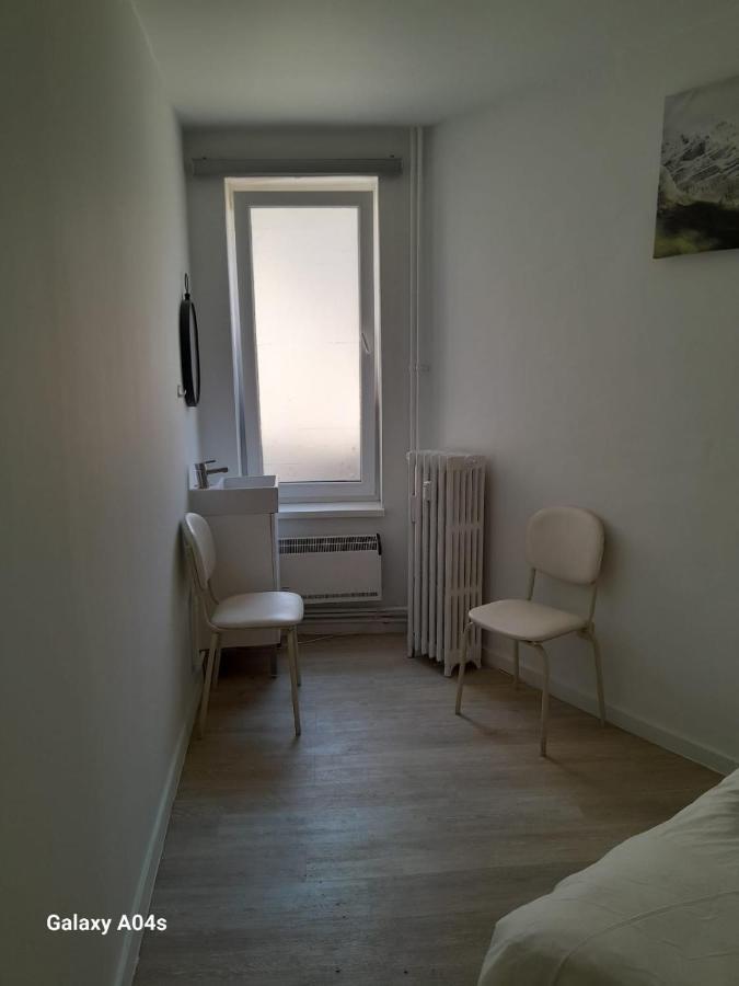 1 Bedroom Sleeps 4 Apartment Brussels