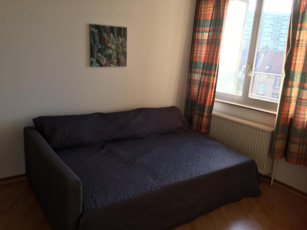 Apartment Sunny Studio In Brussels, With A Balcony View Of The Basil. Brussels