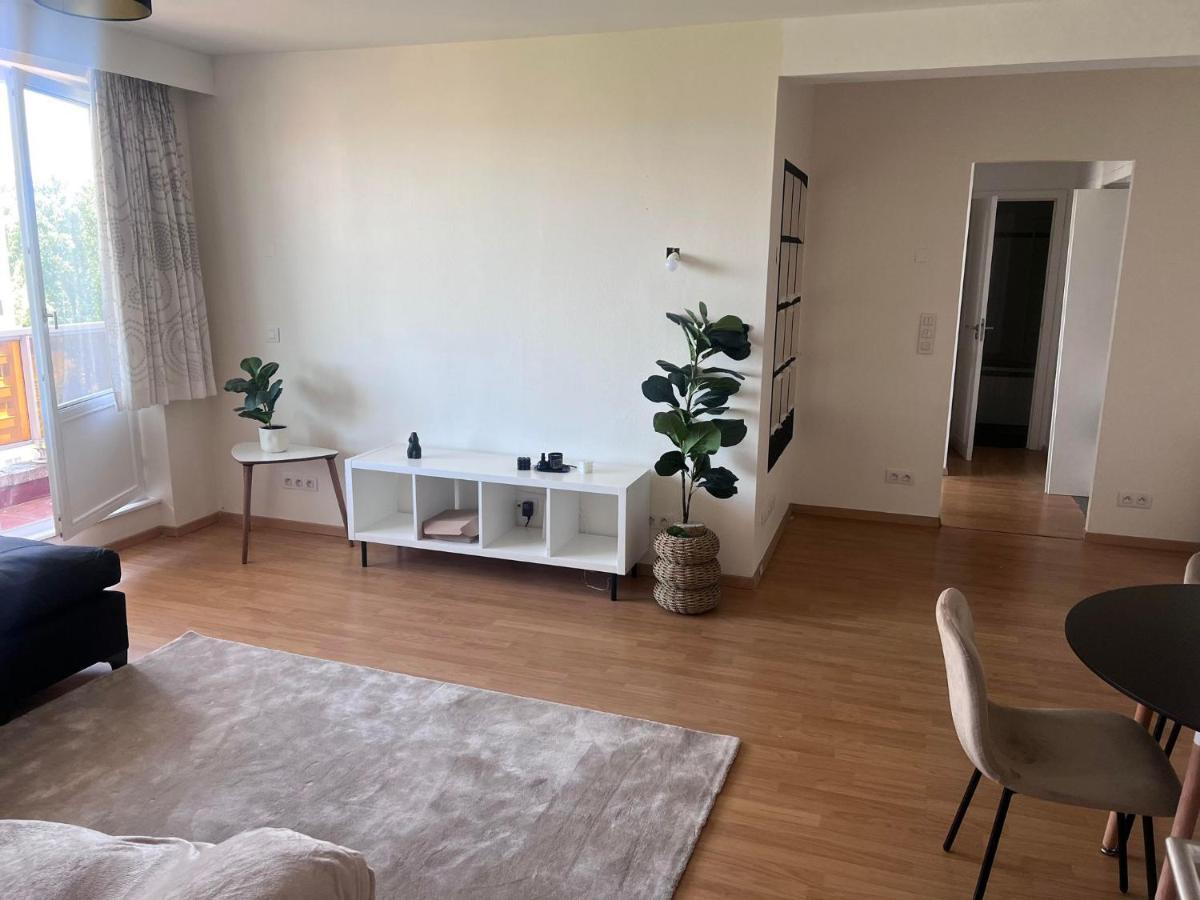 Apartment 2 A *