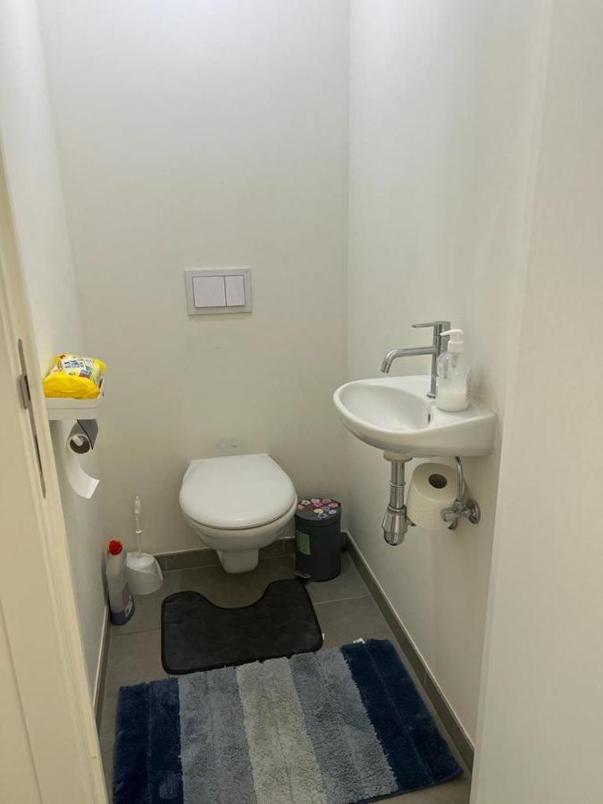 A Great One Bed Flat Special Number 98 Căn hộ *