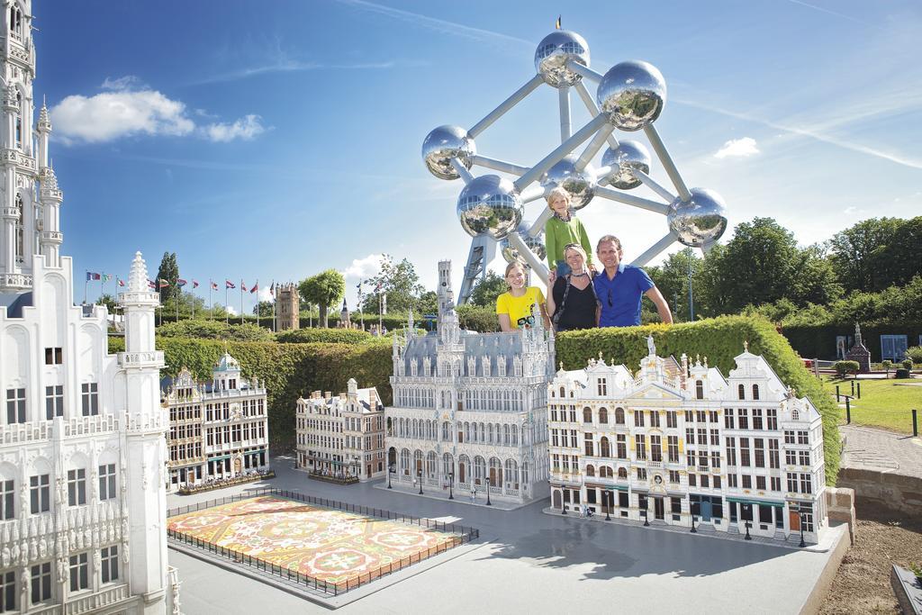 Atomium Apartment