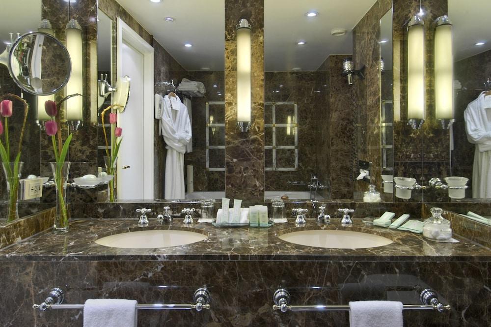 Warwick Grand-place 4* Brussels
