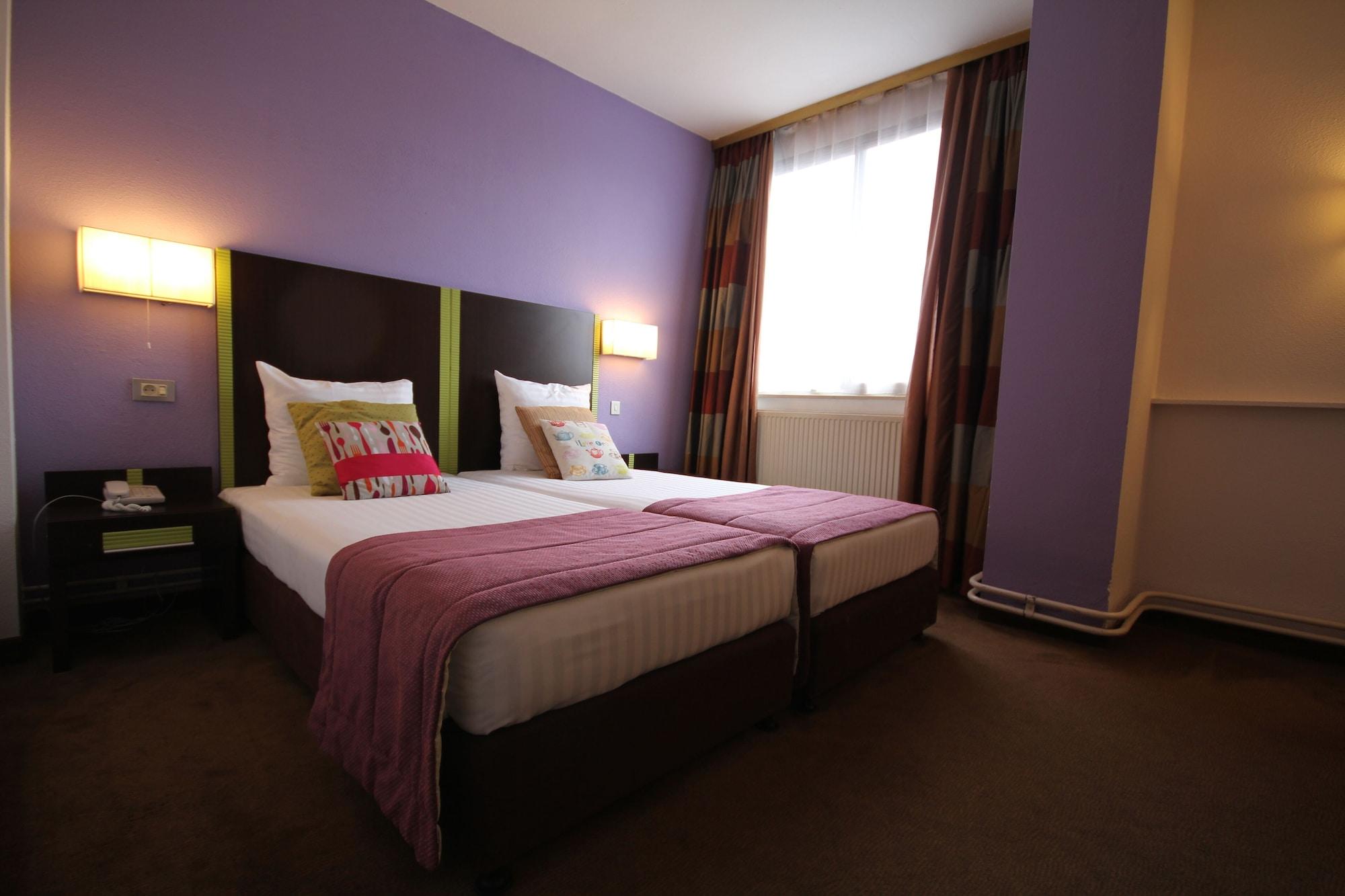 Khách sạn Floris Arlequin Grand-place 3*