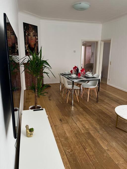 Apartment Stylish Two Bedroom Flat