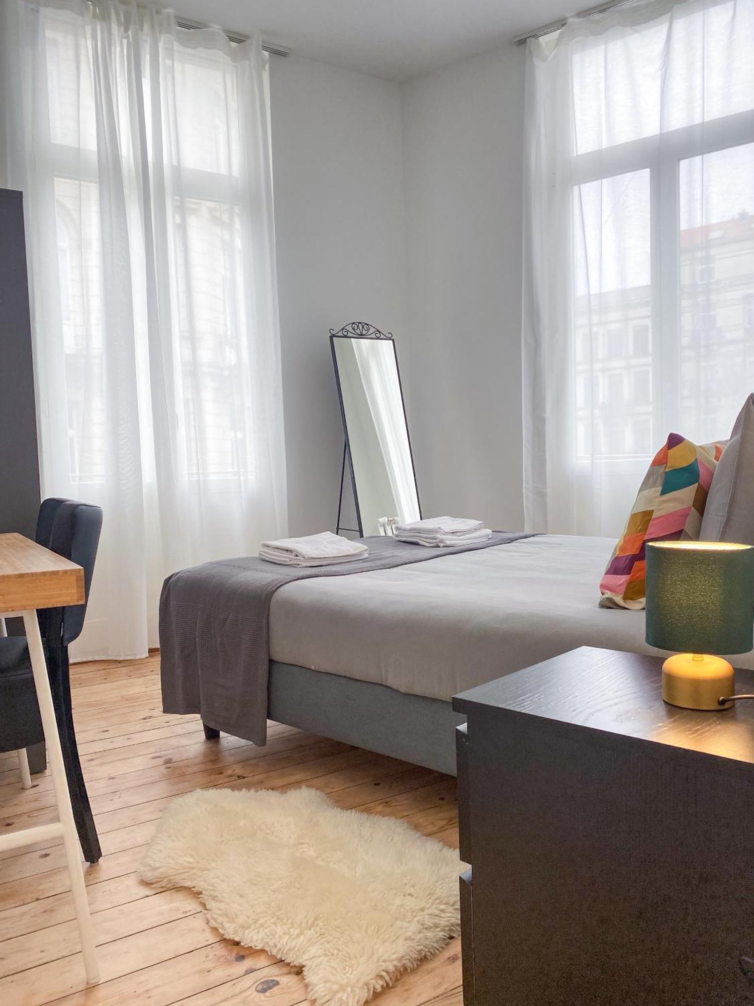 New Cozy In Porte De Hal Apartment Brussels