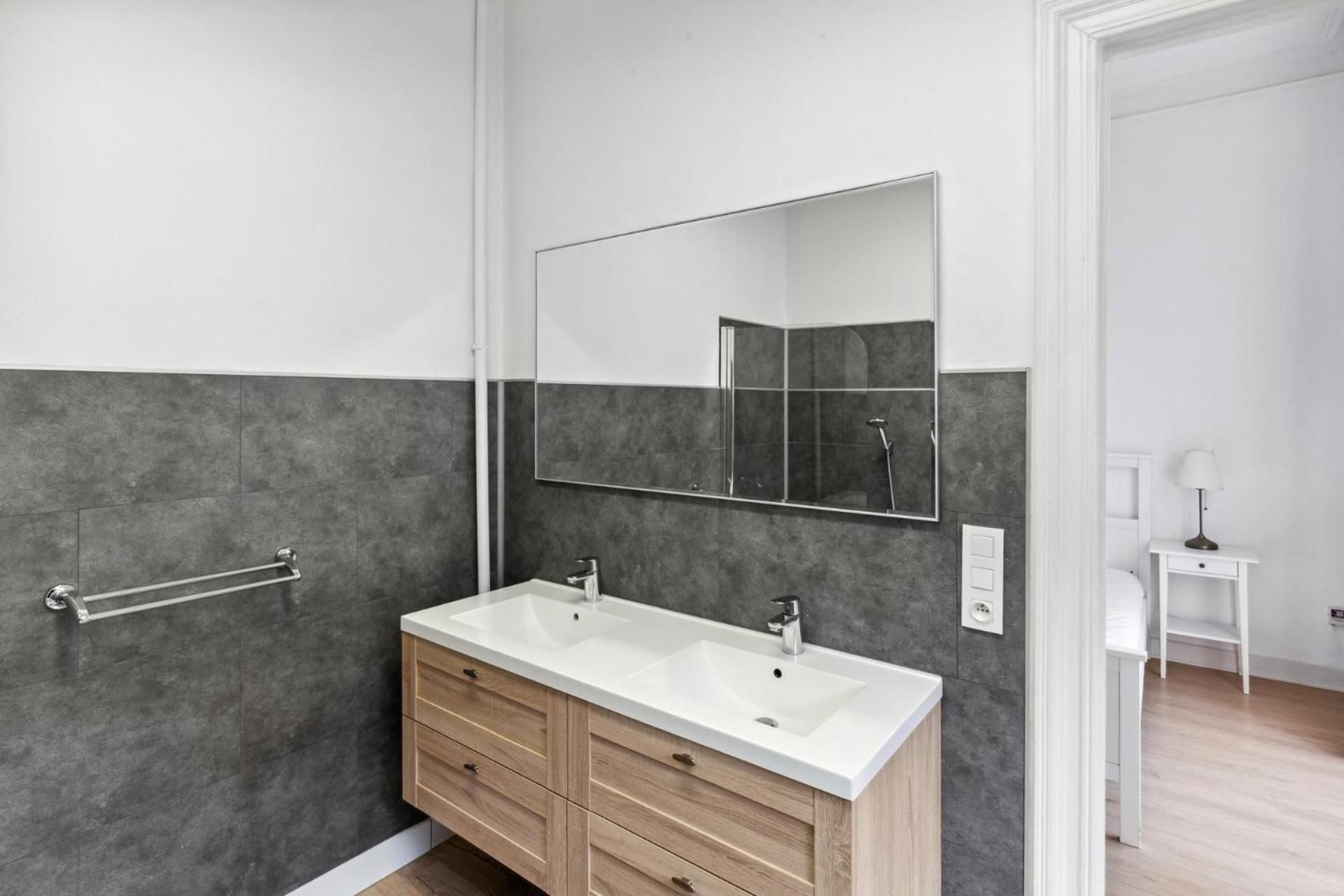 Lantsheere 11 - Self Check In By Homenhancement *