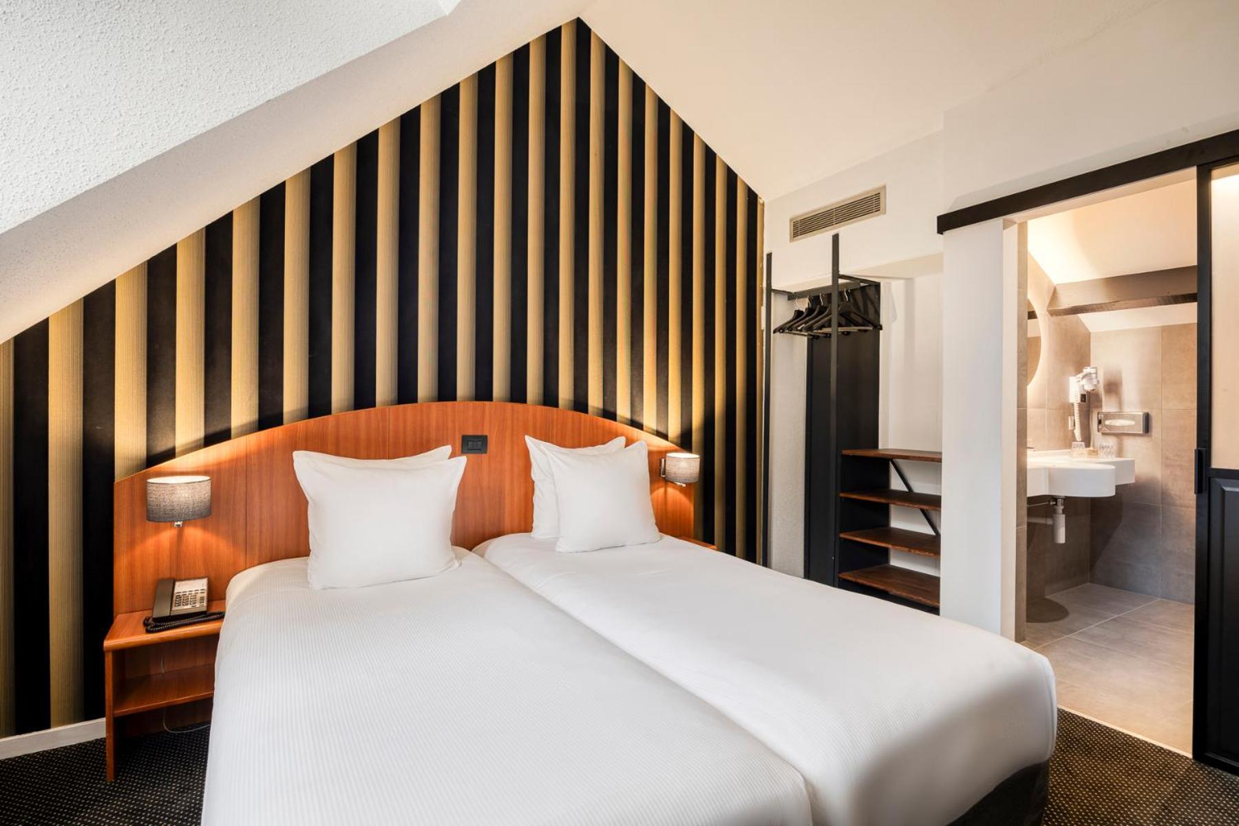 Aris Grand Place Hotel 3*