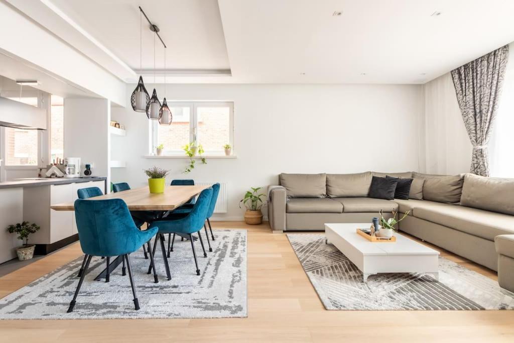 European Heart 2-bedroom Flat. Brussels