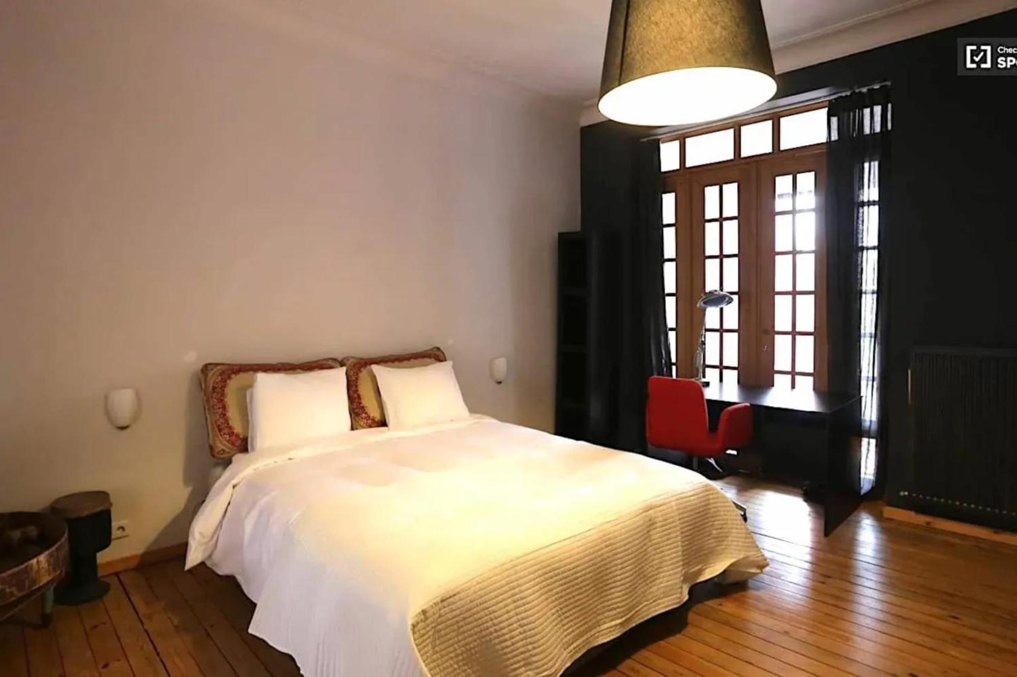 Spacious In Brussels, Large Private Garden Apartment