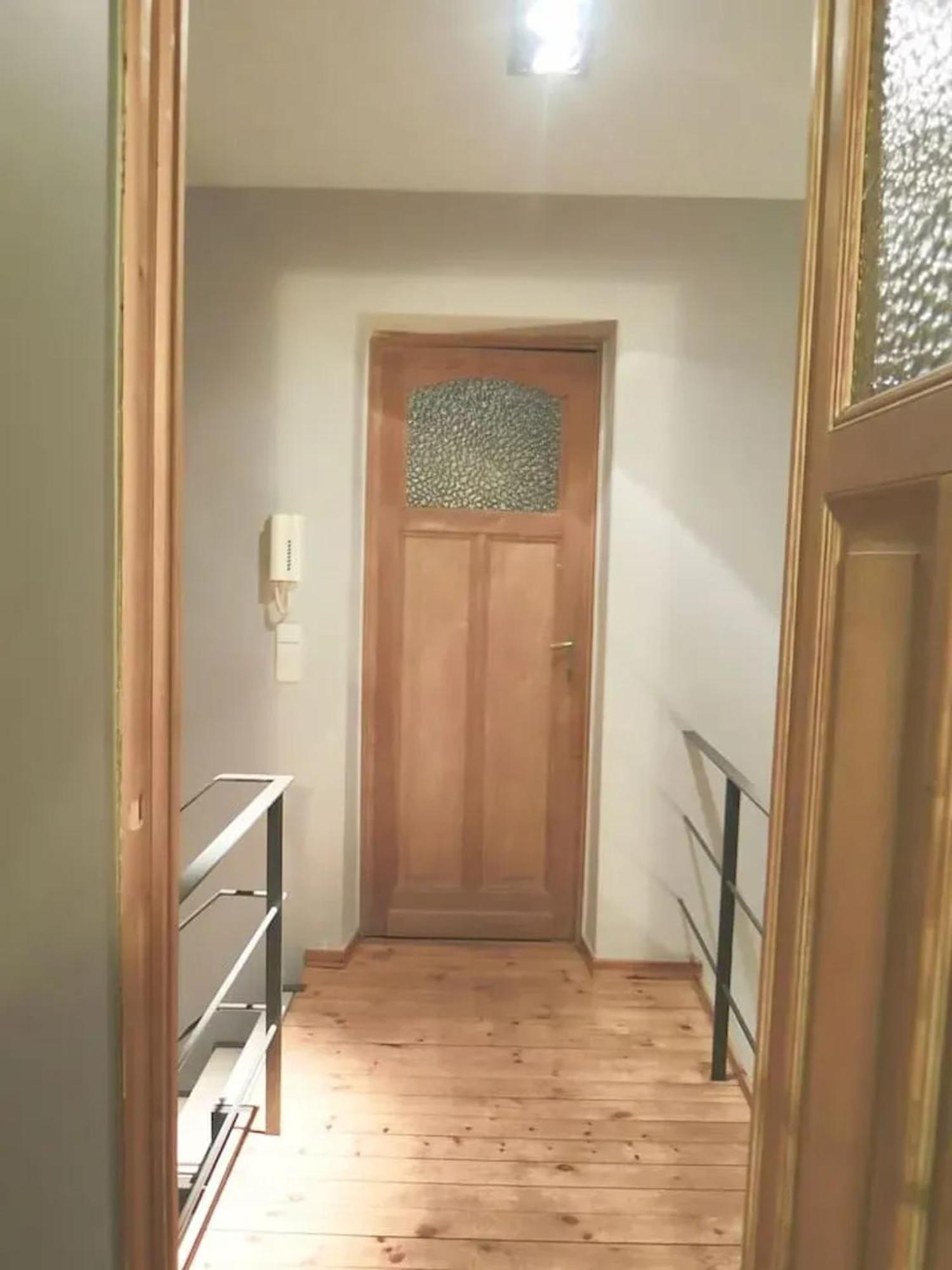 Spacious In Brussels, Large Private Garden Apartment