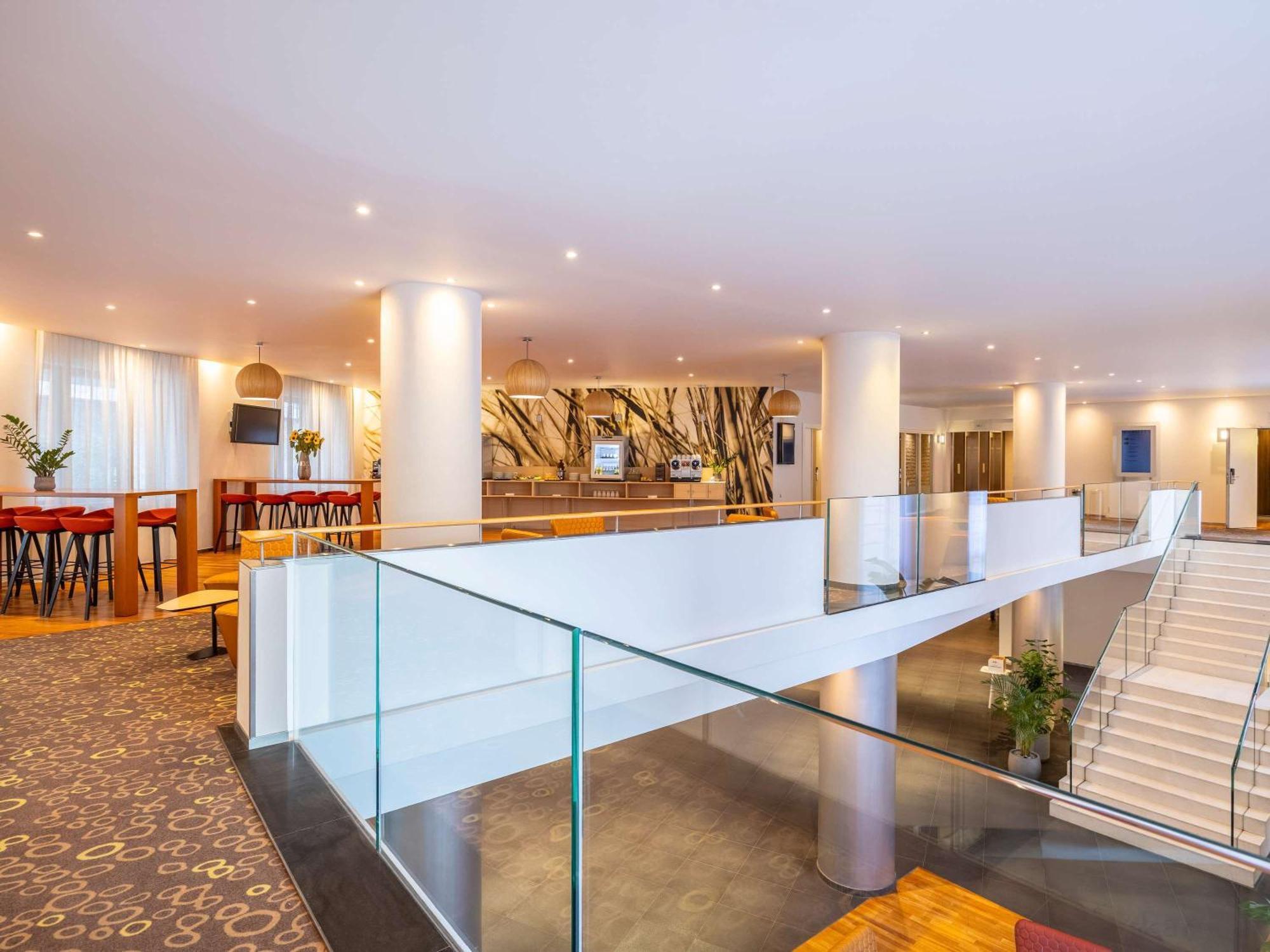Novotel Centre Khách sạn 4*