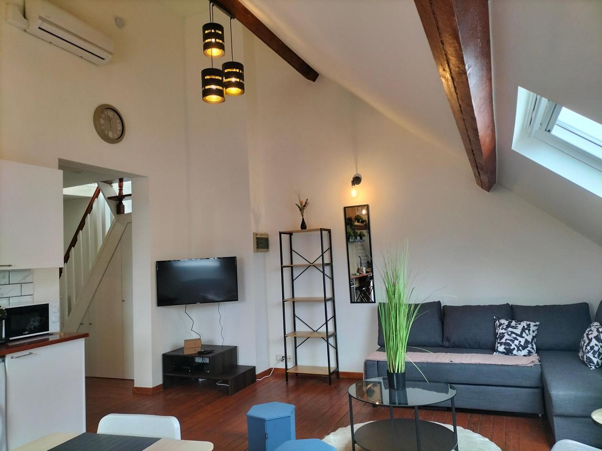 New Cozy In Porte De Hal Apartment Brussels