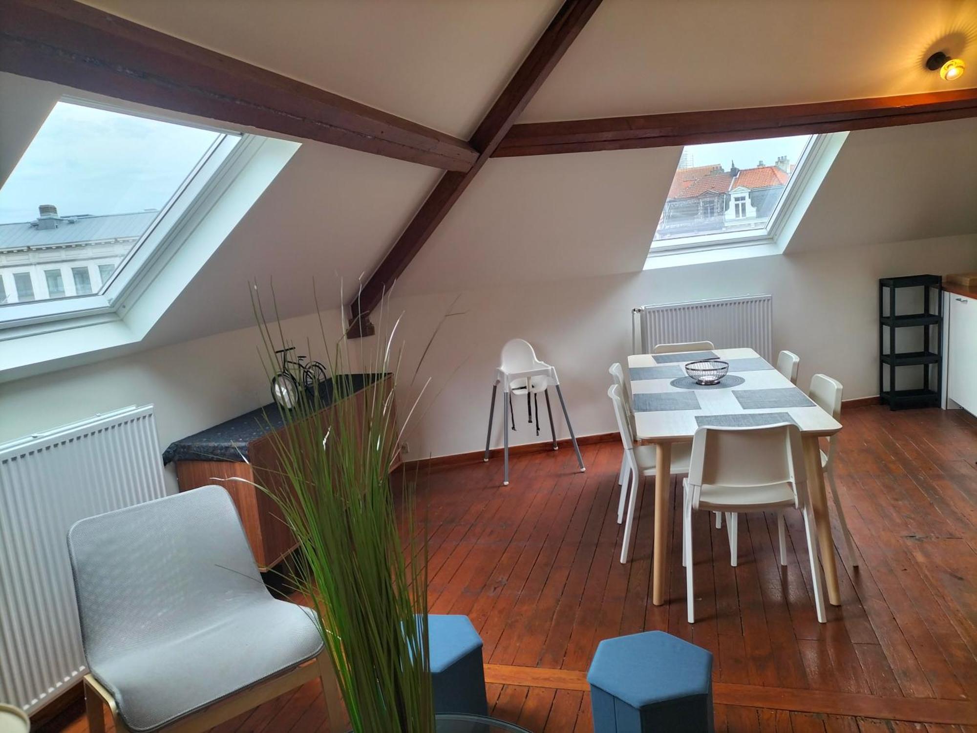 New Cozy In Porte De Hal Brussels