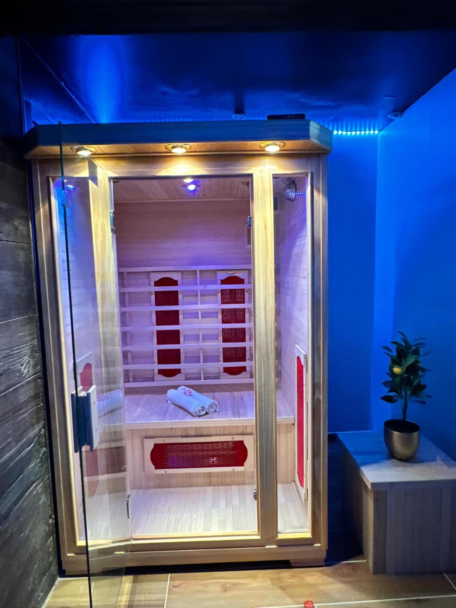 Bolingo Love hotel Brussels