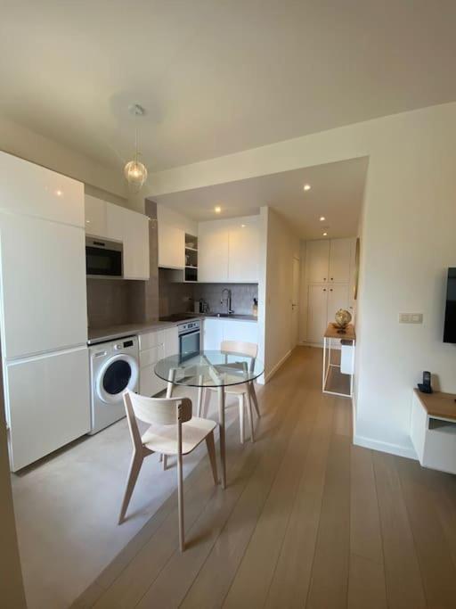 Apartment 1 Avec Parking Au Coeur De 2d Brussels