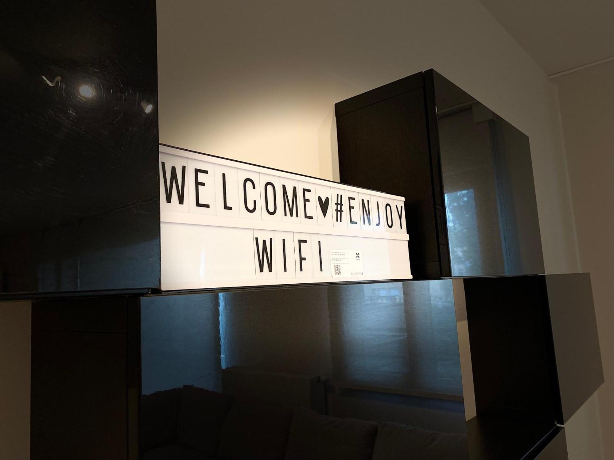 Apartment Residentiel Tour Et Taxis Et Parking Brussels