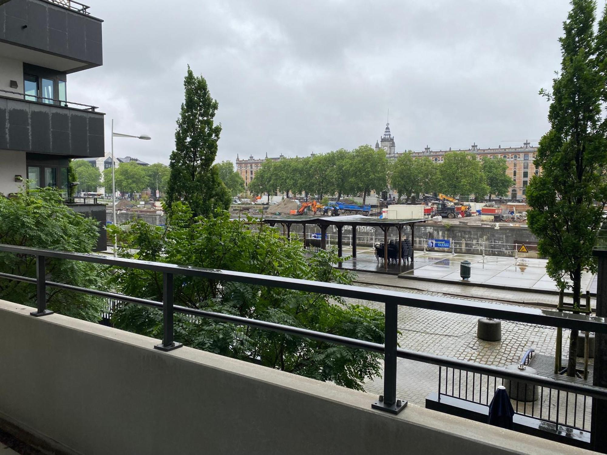 Residentiel Tour Et Taxis Et Parking *