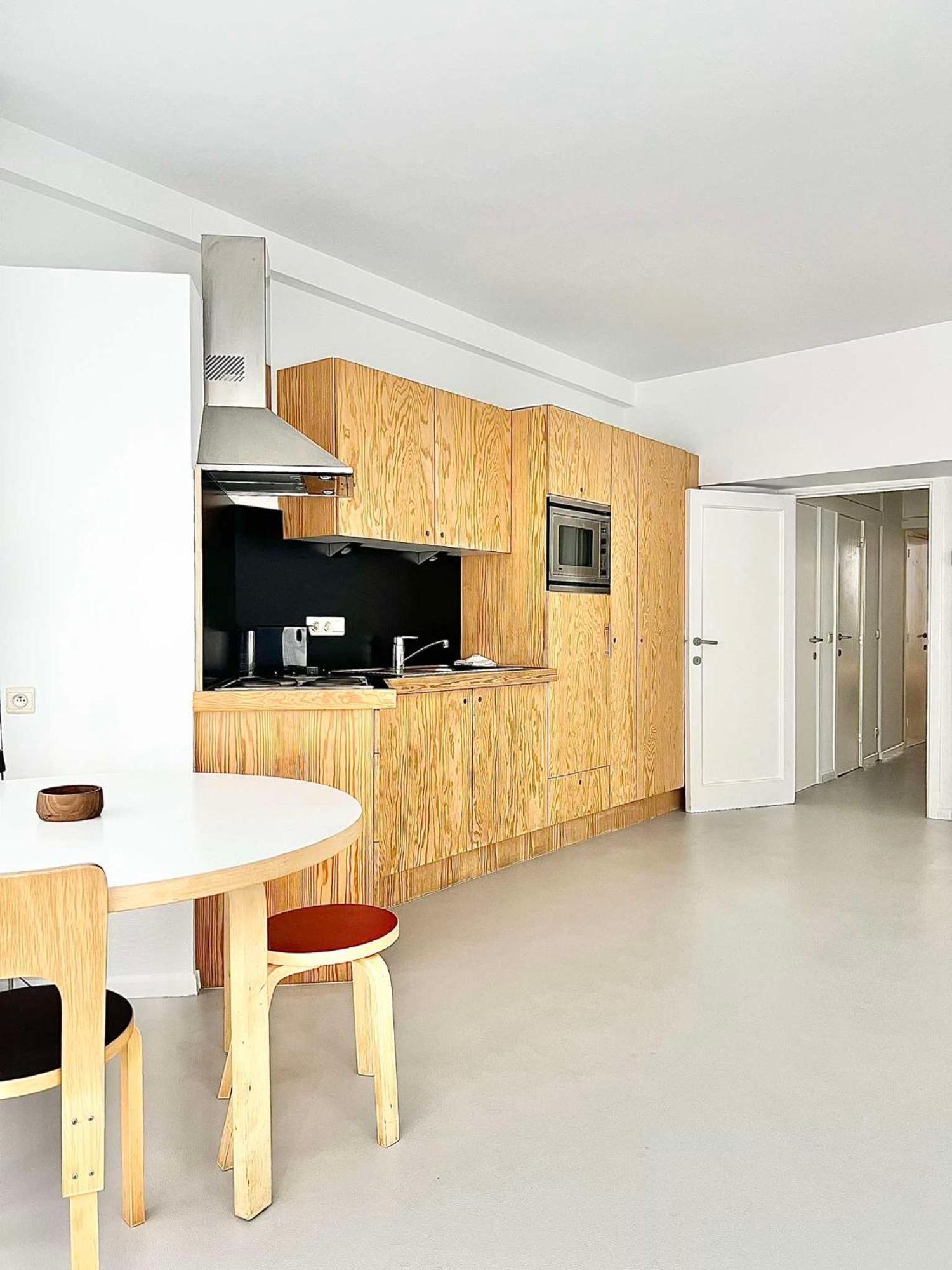 Apartment 5 Min From Grand Place 1 Bedroom Apt Renovated!