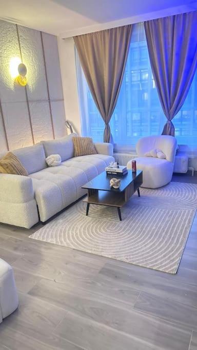 Huurcomplex In Apartment *
