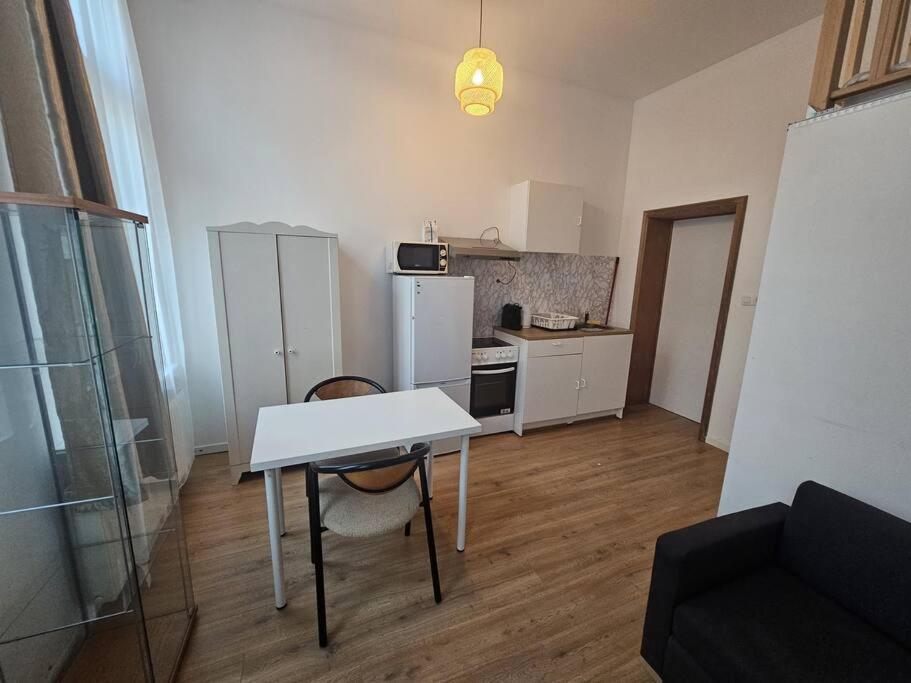 Cosy Midi Station Apartment *