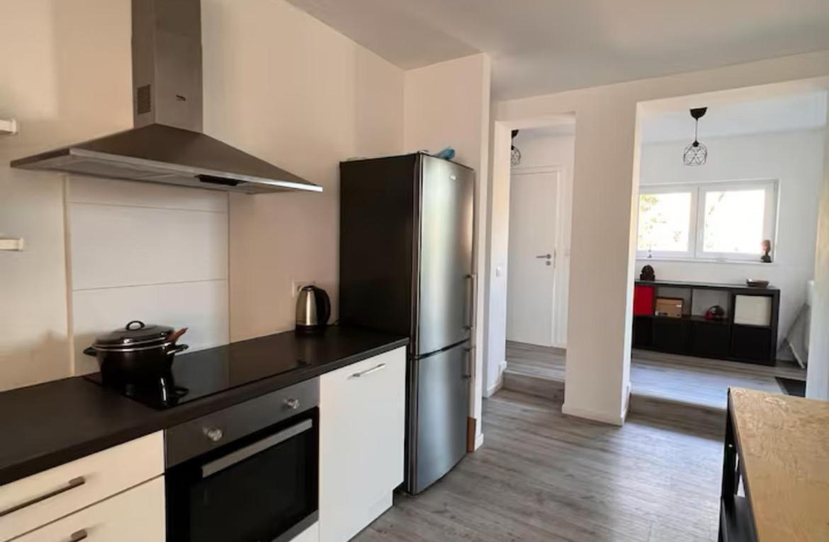 Chambre Et Etage Prives Dans Un Duplex Moderne Brussels
