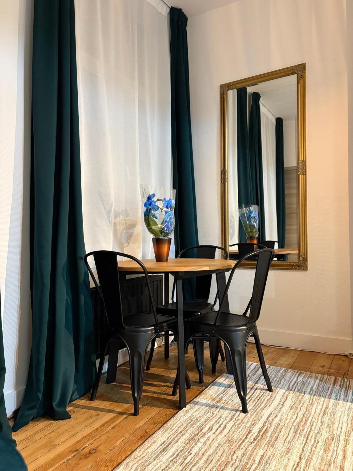 Apartment Echoes Of The Mirror Brussels