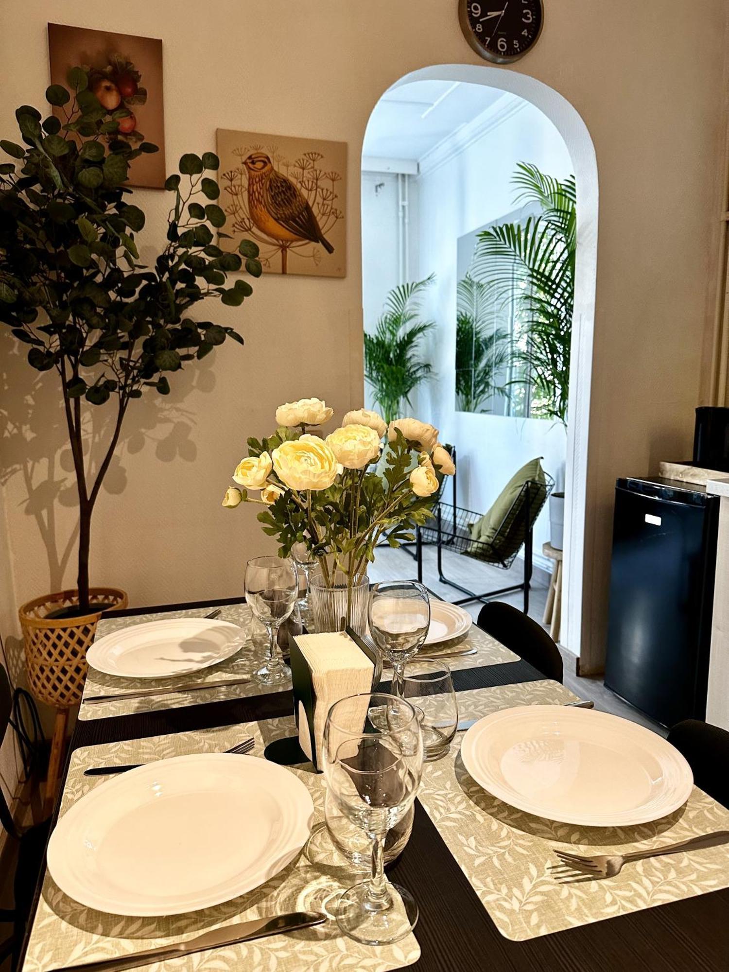 Apartment Near Center & Midi Station