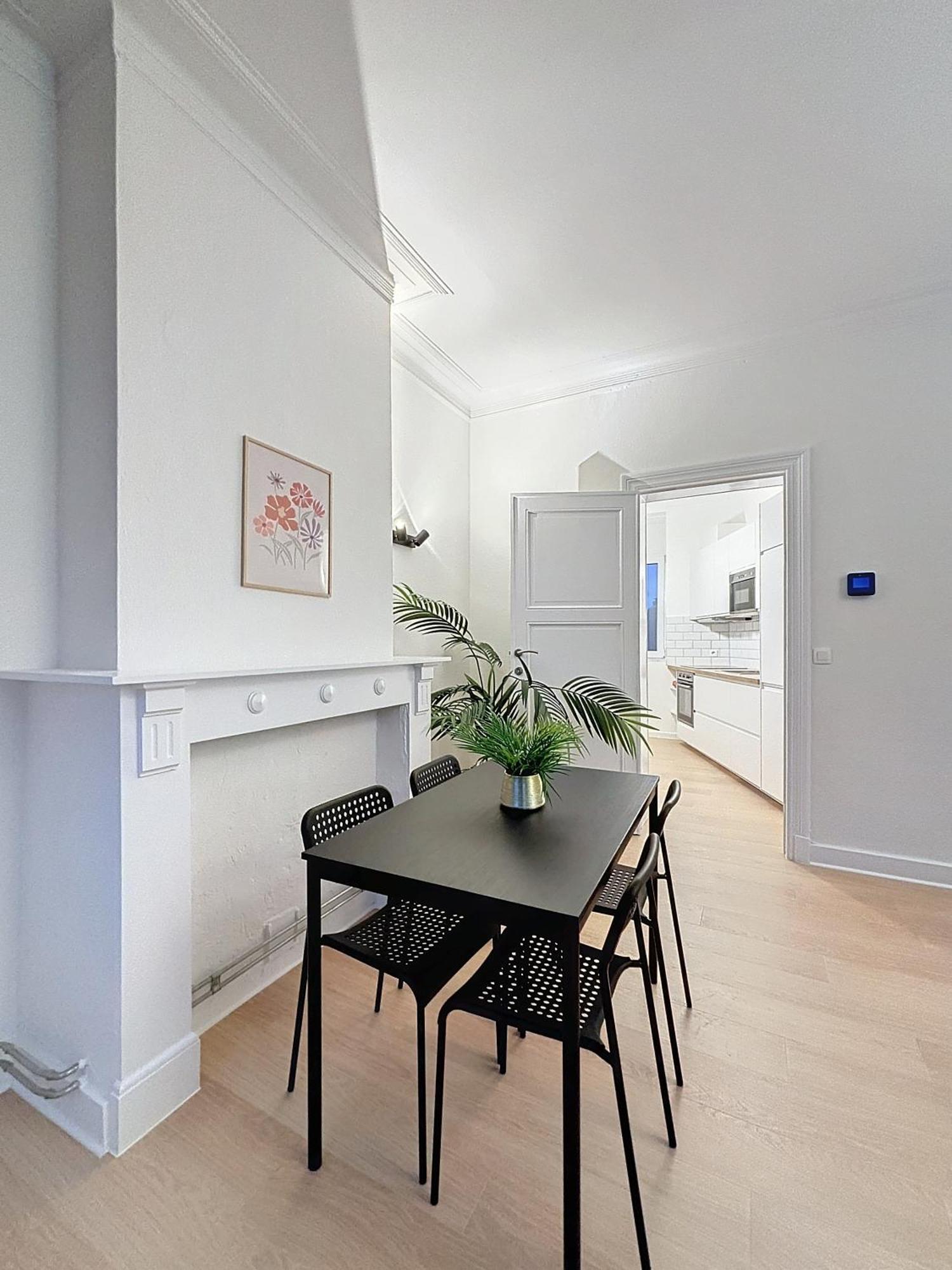 Cosy Moliere 2 Apartment *