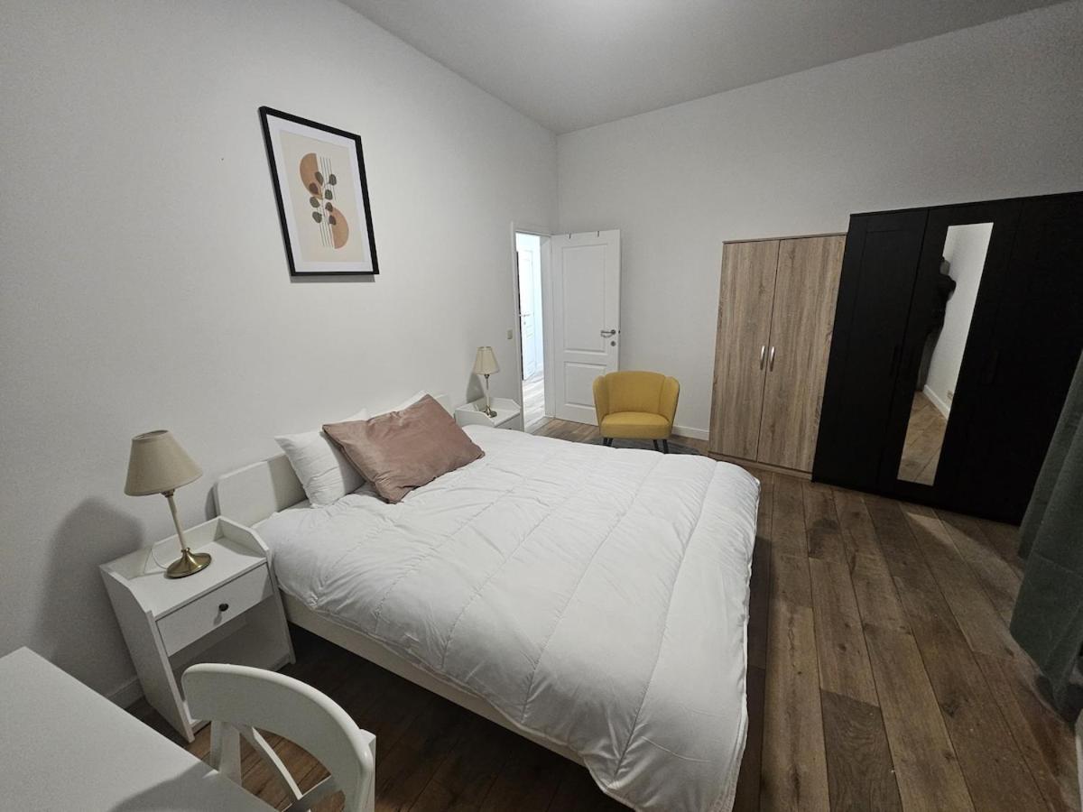 Cosy Near Europeen Union Appartement