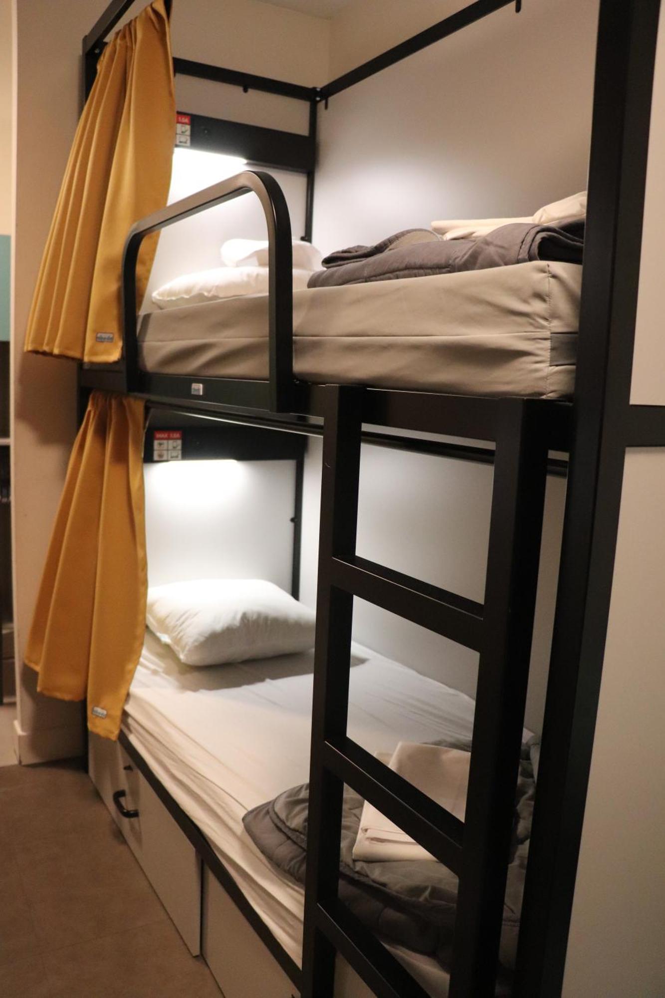 Hi Jacques Brel Hostel