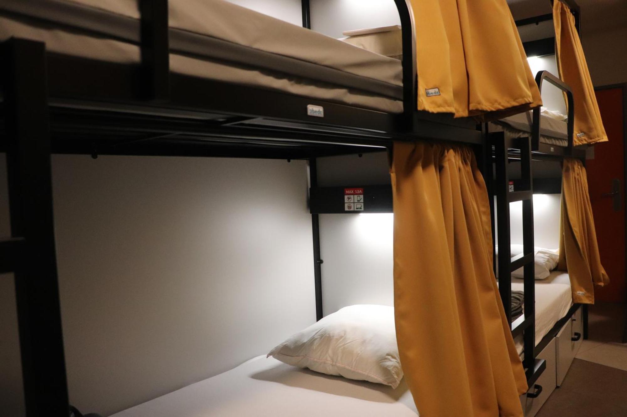 Hi Jacques Brel Hostel