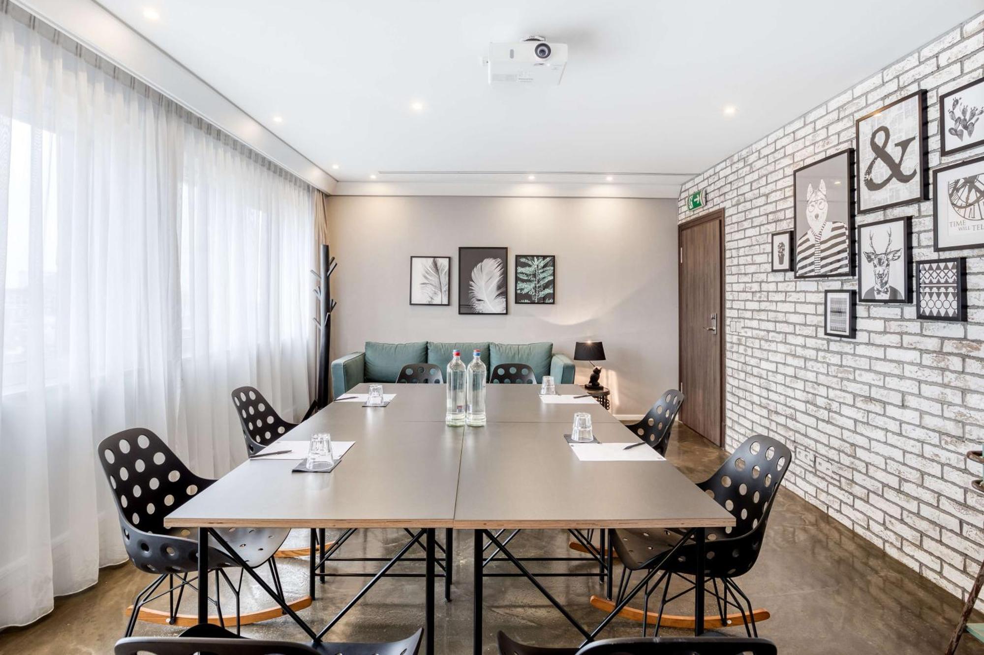 Khách sạn Pentahotel Brussels Centre