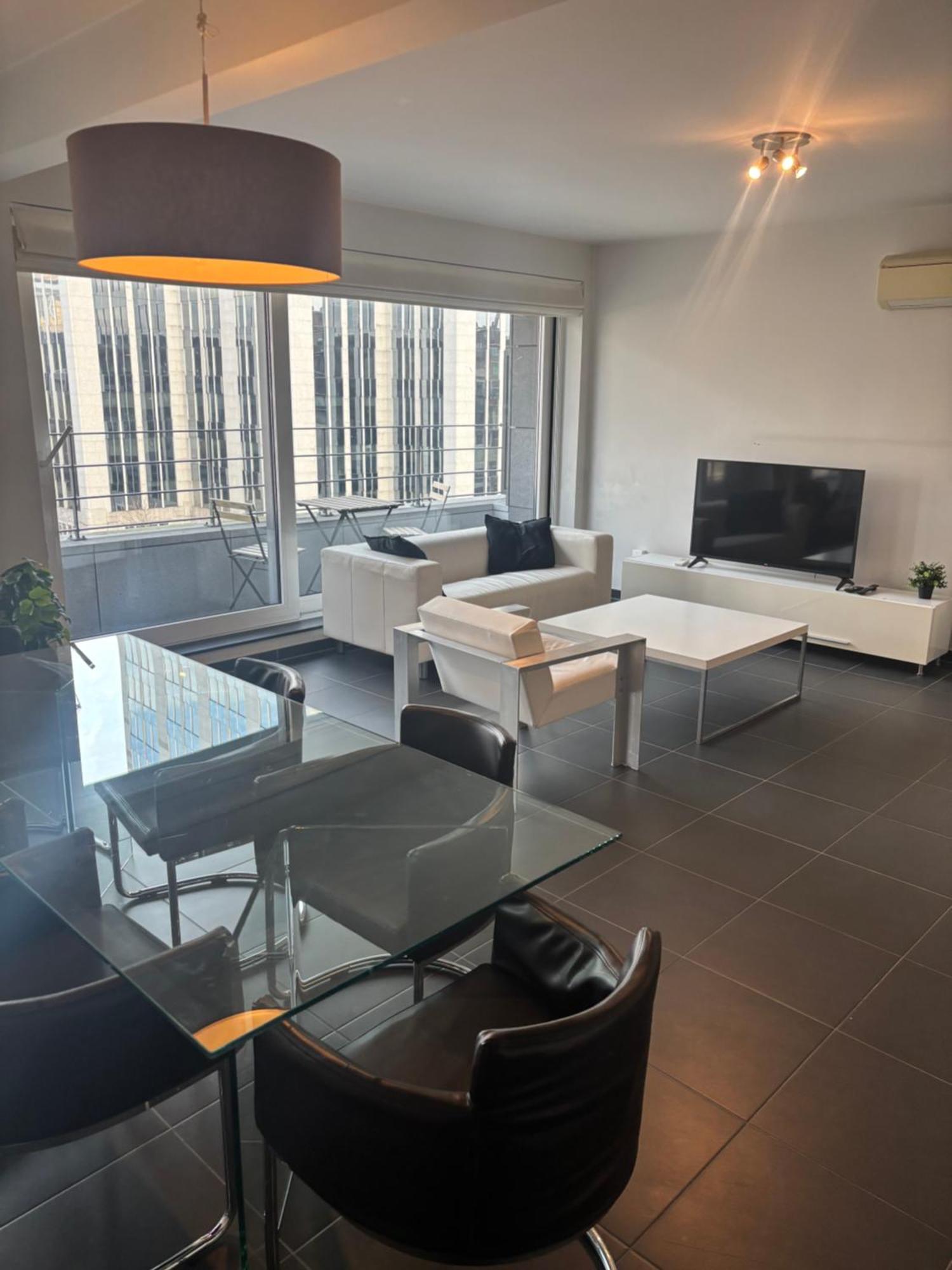 Charming With Balcony Views *